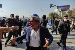 از تجمعات بدون اجازه جلو‌گیری می‌شود