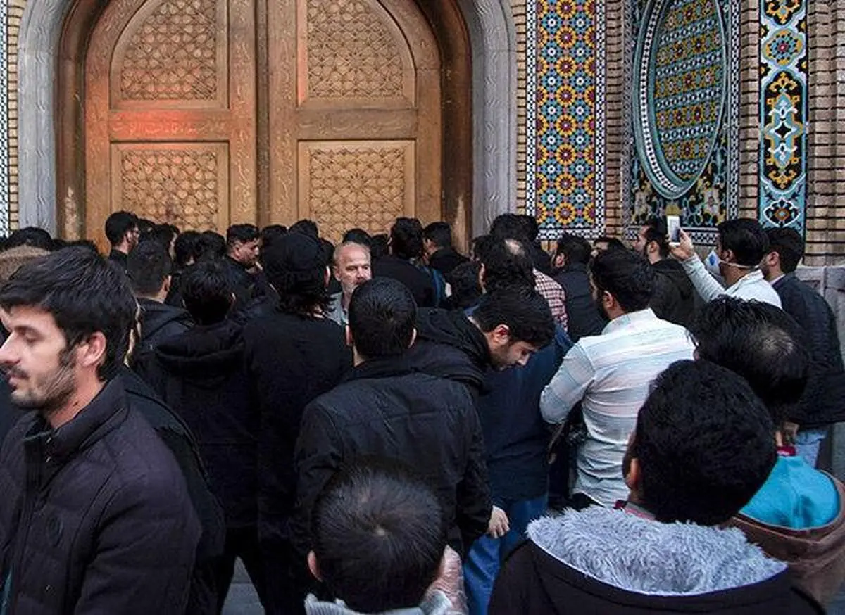 مهاجمان حرم؛ جهل مقدس یا لمپنیسم یا هر دو؟!