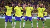 رقص‌ بازیکنان‌ برزیل در راه رفتن به ورزشگاه برای مصاف با کرواسی +ویدئو