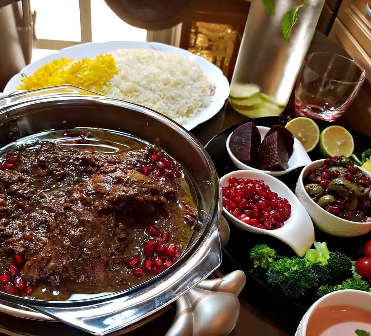 خورش فسنجان را اینطوری که می‌گم درست کن! | طرز تهیه مرحله به مرحله خورش فسجان اصل شمالی 