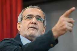 فضای پیامکی انتخاباتی: وعده ۲ میلیون تومان برای تبلیغ علیه پزشکان به روحانیون