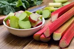 برای خلاصی از درد معده چه کنیم ؟ | آشنایی با خواص باورنکردنی ریواس