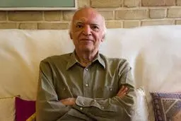 آثارنجف دریابندری در حکم دانشگاهی ارزشمندتر است