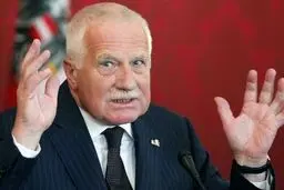   ماسک | رئیس جمهوری که بخاطر بد پوشیدن ماسک جریمه شد