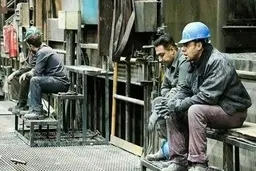 تیغِ کرونا و تورم گلوی کارگران را نشانه گرفت| سال بد، سالِ تبعیض! 