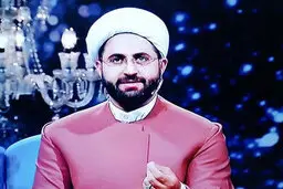شایسته نیست یک روحانی،مجری برنامه عوام پسند شود