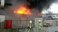 کارخانه تولید مصنوعات پلاستیکی در قم در آتش سوخت | آتش سوزی بزرگ در قم + ویدئو
