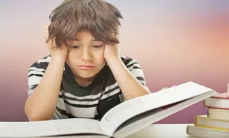 کتابخوانی چگونه مسیر زندگی کودکان را تغییر می‌دهد؟ | فقر خواندن

