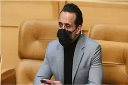 علی کریمی تحت تعقیب قضایی قرار گرفت!