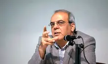 عباس عبدی به حبس تعزیری محکوم شد | محکومیت روزنامه اعتماد به ۲ ماه توقف فعالیت
