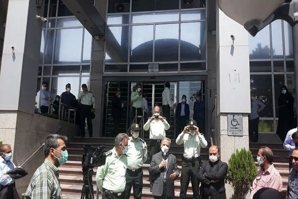   کارکنان دانشگاه ها مقابل وزارت علوم تجمع کردند+ عکس