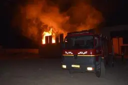 آتش سوزی انبار چوب در نیشابور