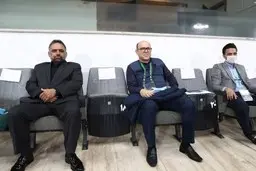 استقلال  |   سعادتمند:شفر تخفیف نداد
