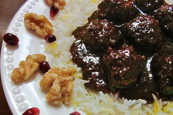 طرز تهیه فسنجون مجلسی با گوشت قلقلی  | راز و رمز روغن انداختن فسنجون