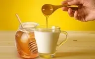 شیر داغ و عسل مفید است یا مضر ؟ | بررسی فواید و عوارض شیر داغ و عسل