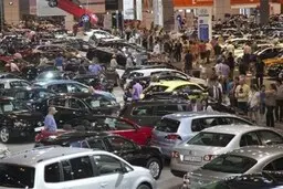 فروش خودرو در انگلیس به کمترین میزان طی 23 سال گذشته رسید.