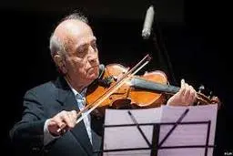 اجرای قطعه «رسوای زمانه» توسط استاد همایون خرم در  آلمان+ویدئو