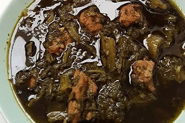 ناهار خورش کرفس درست کن، اما با این روش که میگم | طرز تهیه خورش کرفس خوشمزه و مجلسی به روش سرآشپز + فوت و فن های جا افتادن و غلیظ شدن 