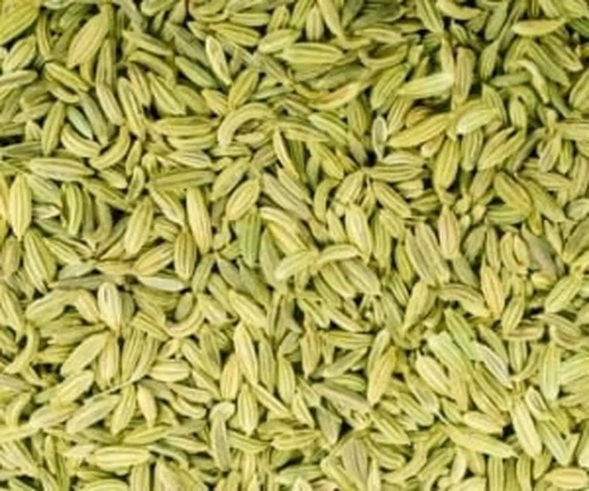 مزایای شگفت انگیز عرق رازیانه برای زندگی 
