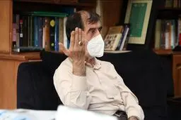 
باهنر: اگر رهبری قانع شوند، قانون اساسی را باید تغییر دهیم
