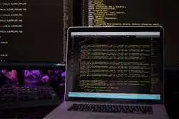 صدور ویزای تیم ملی المپیاد کامپیوتر ایران با میانجی‌گری دکتر عراقچی و وزیر امور خارجه مصر | شریفی زارچی درباره اقدام بی‌سابقه عراقچی برای تیم ملی المپیاد