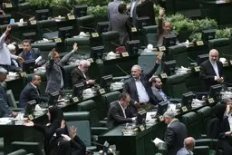 

بیانیه نمایندگان: شورای نگهبان راسا قانون انتخابات را اصلاح کرد؛ این کار در جهت مصالح انقلاب بود

