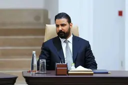 منبع عراقی: نخست وزیر عراق از پیکر رهبر شهید انقلاب در فرودگاه نجف استقبال می‌کند 