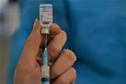  واکسیناسیون معلمان و کارکنان مدارس قبل از مهر ماه تکمیل می شود