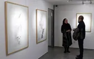 مصاحبه با فرناز رضایی درباره نمایشگاه «انتزاع مسطور» در گالری مژده