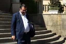  رئیس دولت تصمیم سخت اما درست ا ز برکناری وزیر گرفت.