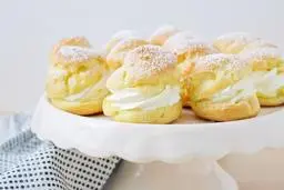 نون خامه ای که خودت بپزی یک چیز دیگه است! | ترفند درست کردن نان خامه ای خانگی +ویدئو