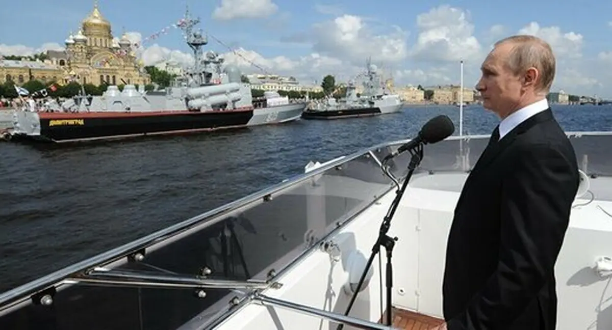 برگزاری مراسم روز نیروی دریایی با حضور پوتین 