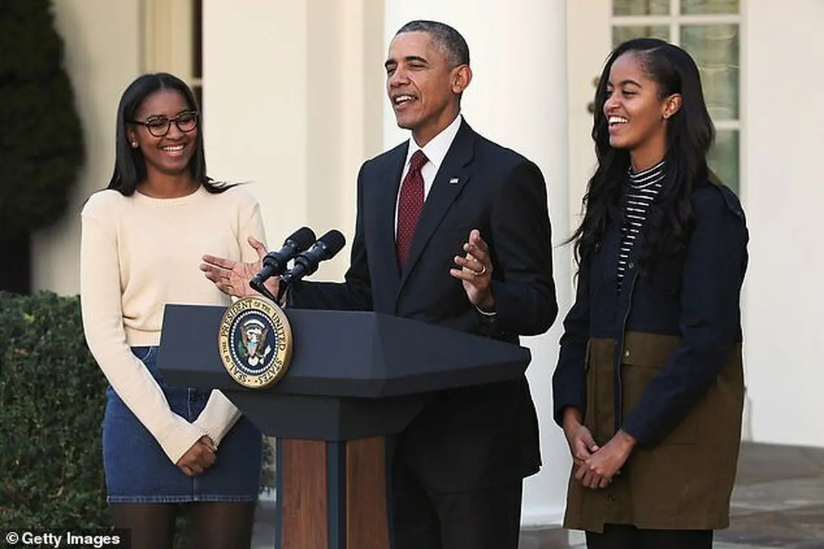 اوباما |   دخترانم در اعتراضات مقابله با نژادپرستی تابستان شرکت کرده بودند
