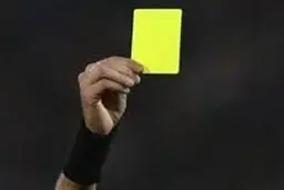 احتمال در نظر گرفتن کارت زرد برای پرتاب آب دهان 