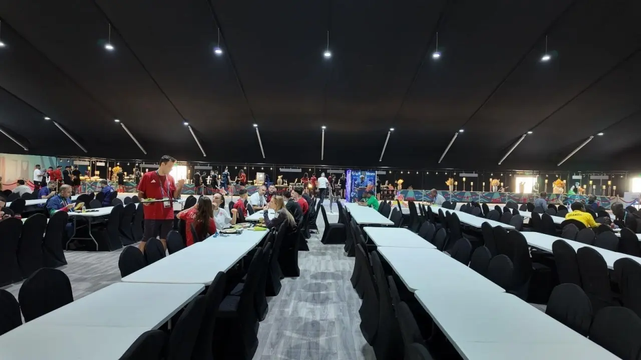 روزنامه جوان: چرا آدم‌های بی ربط با ورزش با پول مردم در خیابان‌های ریاض می‌چرخند؟