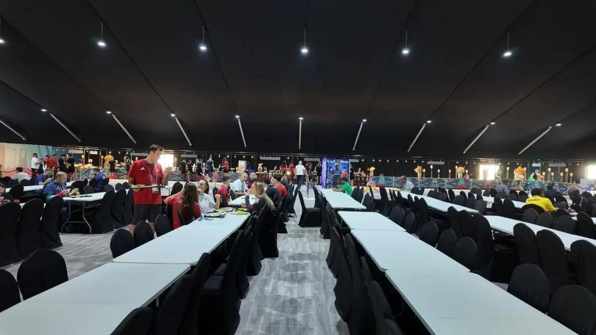 روزنامه جوان: چرا آدم‌های بی ربط با ورزش با پول مردم در خیابان‌های ریاض می‌چرخند؟