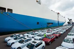 موافقت وزیر صمت با واردات خودرو از سال آینده | احتمال واردات ۵۰ تا ۷۰ هزار دستگاه برای تنظیم بازار