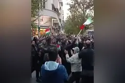 غوغای رقص کردی پلیس یگان ویژه در خیابان | رقص یک پلیس در خیابان جنجالی شد+ویدئو 