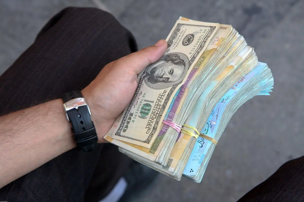 
قیمت دلار در صرافی‌های بانکی +جدول