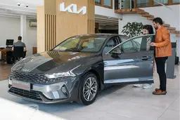 ارزان شدن خودروهای وارداتی | این 2 خودرو نیامده مدل عوض کردند