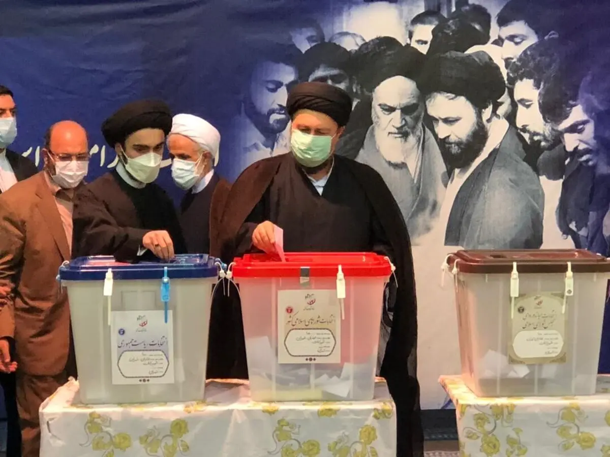 حجت‌الاسلام «سیدحسن خمینی» رای خود را در حسینیه جماران به صندوق انداخت
