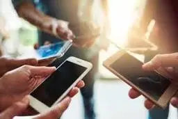 رابطه گوشی‌های هوشمند و تشدید سردرد