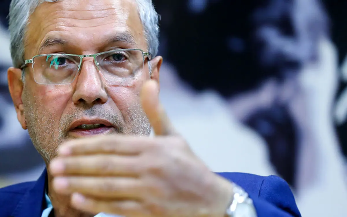 ربیعی خطاب به تخریب کنندگان دولت: در موضع اشتباه تاریخی ایستاده‌اید!