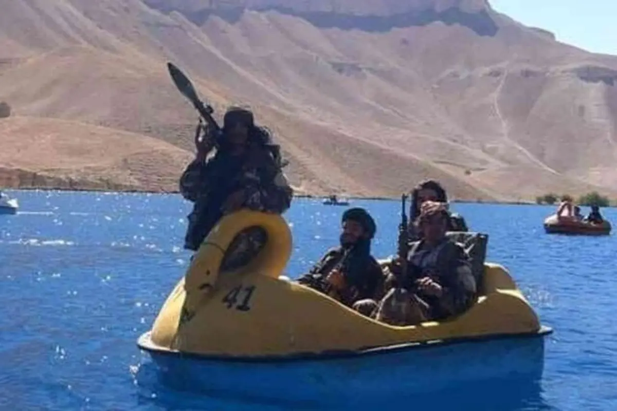 انتشار تصاویر جنجالی از خوشگذرانی نیروهای طالبان | دستور طالبان به نیروهای خود: زیاد خوشگذرانی نکنید؛ سلفی هم نگیرید
