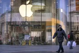 اعتراف اپل به کاهش ذخایر آیفون در بازار