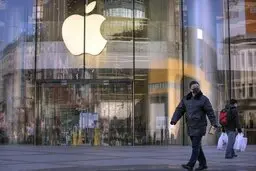 اعتراف اپل به کاهش ذخایر آیفون در بازار