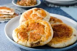 طرز تهیه پنکیک کره‌ای به روش لاکچری‌ها! | از این صبحانه مقوی غافل نشوید