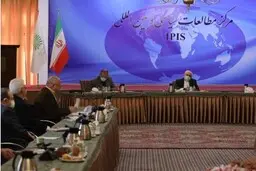 ظریف: جهش تولید بدون صادرات امکان پذیر نیست