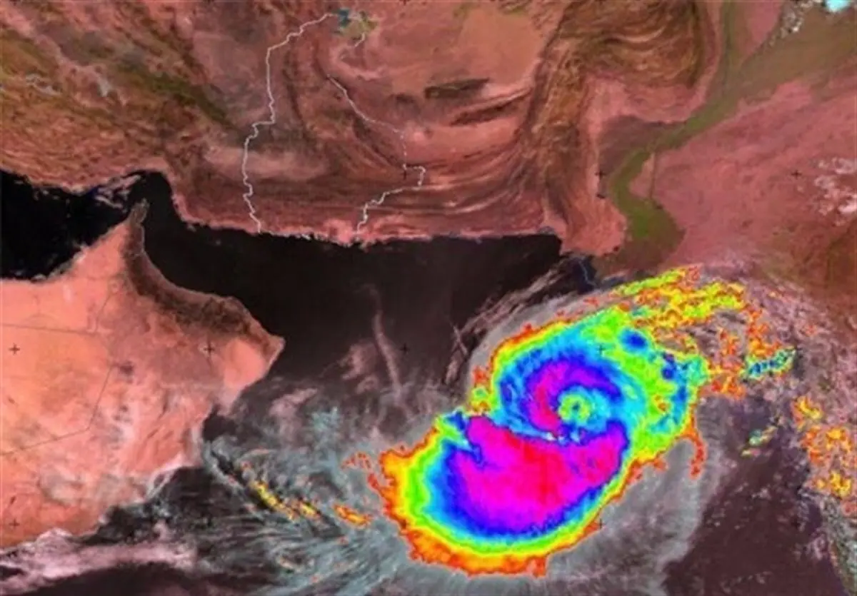 آخرین وضعیت طوفان حاره‌ای در سواحل مکران | ۸ شهر سیستان و بلوچستان درگیر شدند | تعطیلی ادارات و دستگاه‌های اجرایی چابهار