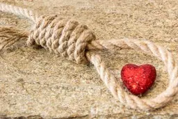 وقتی کسی دوستم ندارد، اما رهایم هم نمی کند چه کنم؟